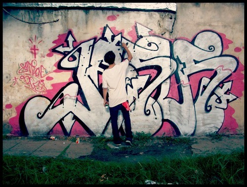karina-rap:  Graffiti-Lifestyle en We Heart It. http://weheartit.com/entry/54459623/via/putwea 