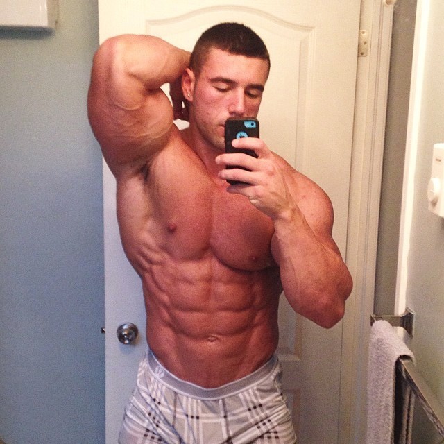 Hot Muscular Men