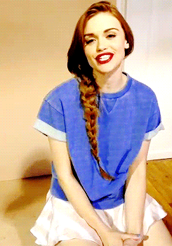 holland-roden:  *   whY IS SHE SO GODDAMN PERFECT