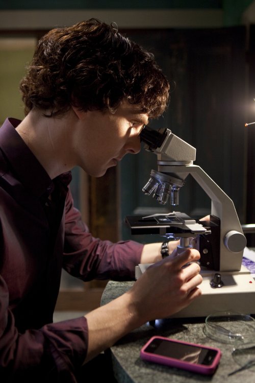 nixxie-fic:New Selection: BBC Sherlock - Production Stills - Sherlock wearing the purple shirt of se