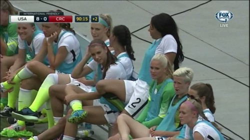 ali-kriegy:  minibetta:  Syd looks like such a model on the bench.    I cracked up when I saw her with her long hair down
