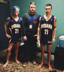 barefootnfamous:  Tyler and Josh of Twenty One Pilots source; thanks for the submission