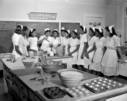 Home Economic Students Learning to Make Good Bread, Bethune-Cookman College, Daytona Beach, Florida,