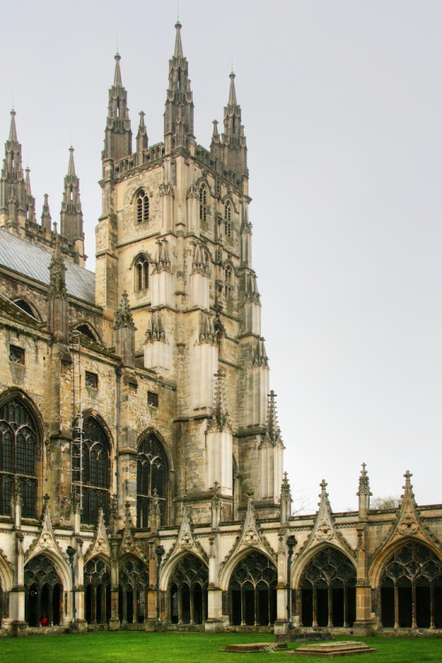 allthingseurope:Canterbury cathedral, UK (by Karel de Beer)