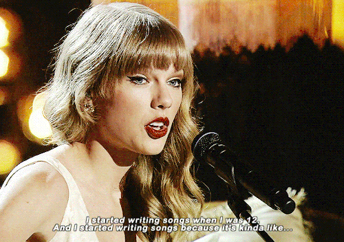 Meanwhile, in Red’s vault: #taylor swift#tswiftedit#tswiftgif#vh1 storytellers #message in a bottle #:D
