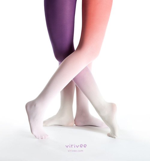 sosuperawesome:  Tights -including a large collection of ombre and plus size- by virivee on Etsy• So Super Awesome is also on Facebook, Twitter and Pinterest •  