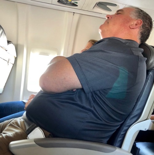 daddiesonthego:Sleepy Brawny Business Casual Bulge Daddy having a nice dream during his flight. Yes,