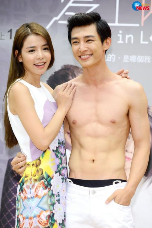 pervingonkpop:  How is this even fair?!