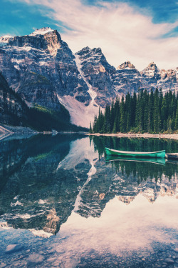 mstrkrftz:  Morraine Lake Canoes by Corey