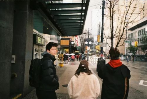 Peyton Elizabeth Lee and Milo Manheim, co-stars of “Prom Pact,” with their friends.