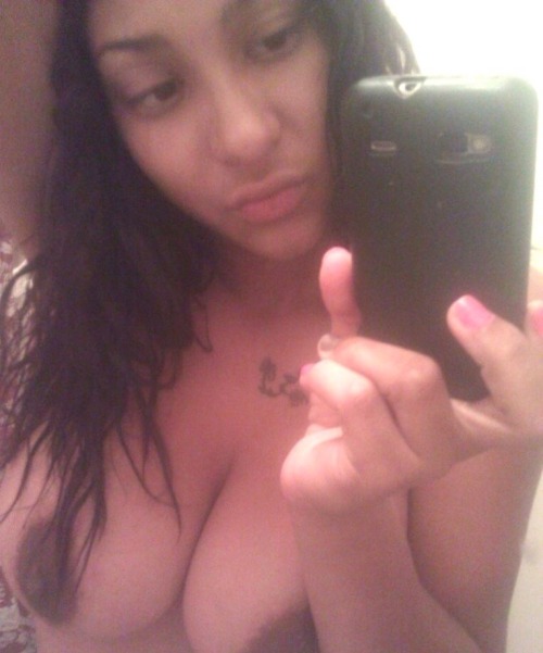 curtflirt509:  Selfie queen……..