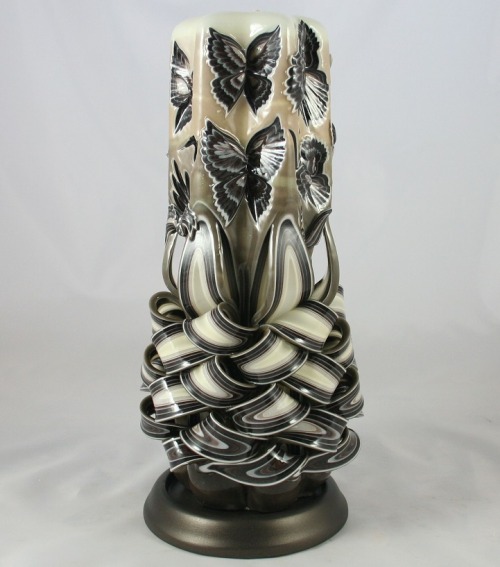 crossconnectmag:Intricate “Candle Carving” Forms Blooming Designs with Layered WaxThe ti