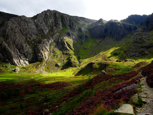 Walk Around Llyn Idwal, Aug 2017 by Janpram