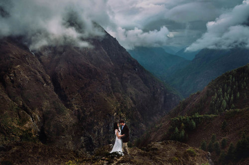 bobbycaputo:    23 Wedding Portraits in Unforgettable Landscapes Around the World  