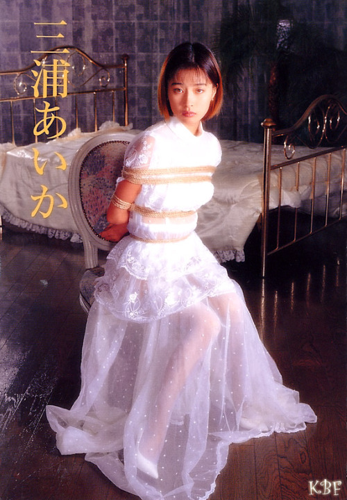 renderedtwice: r² Aika Miura
