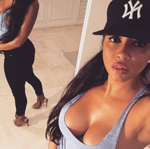 lemme-holla-at-you:  bombshellssonly:  @catdagreat  X