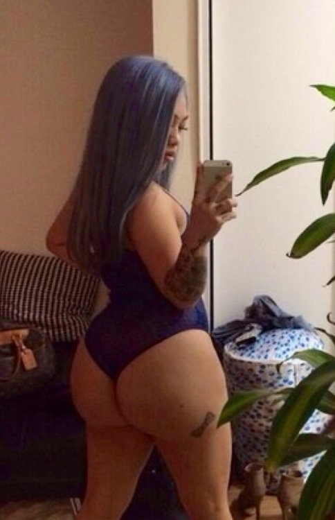 boujhetto:  Are you ready for your close up… click—-> Submit!  Are you following me yet?(+)(+)  I follow back… everybody who follows me Go Follow:  http://www.tumblr.com/follow/pinkysbrain <—Mrs.McNasty    ……………. (Add your