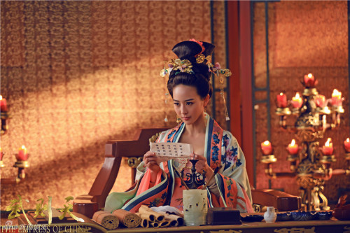 crushalltheraspberries:glorious costumes from the upcoming The Empress of China
