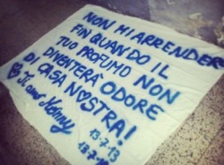 tieniduropiccolasoldatessablr:  “Non mi arrenderò,fin quando il tuo profumo non diventerà l'odore di casa nostra.”  Ma dico..una cosa così sotto casa no eh?