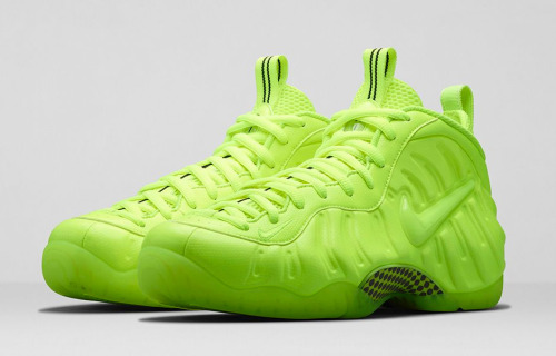 Nike Air Foamposite Pro “Volt”  pixspec.com/12/23/2014/fashion/footwear/4586