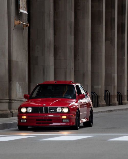 untouchvbles:  BMW M3 (E30)