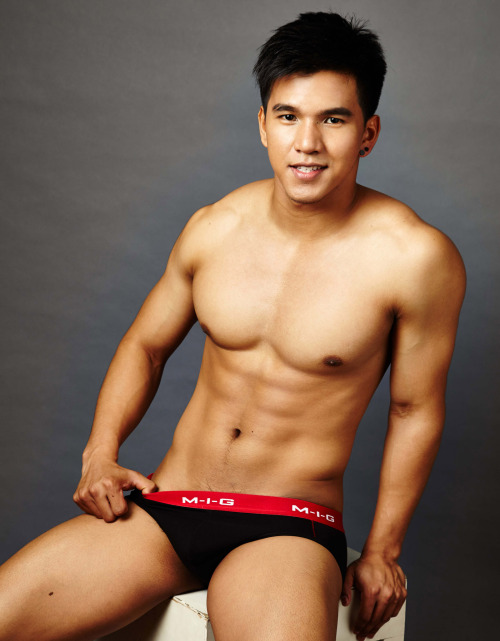 hunkxtwink:  Thai Model - Thitipong Pasomkit Hunkxtwink - More in my archive   