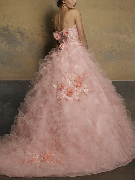 poisoned-apple:  Yumi Katsura haute couture gowns for rental (source: Yumi Katsura)