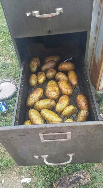 kingrico13:  crab-rangucci:  56blogsstillcrazy:  Black people have done it again     @justanothertauruswoman   A file cabinet smoker!