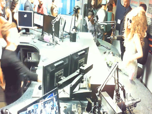 dontyoucallyourhusbanddaddy:  Gaga dancing to Applause at KIIS FM.  
