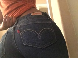 trillathrilla:  thewintersupersoldier:  megawattglitter:  how do people take pictures of they own ass like this? does someone else do it? is it a selfie stick? what am I missing?  Just appreciate what you’ve been given and don’t ask questions  Lmfaoo