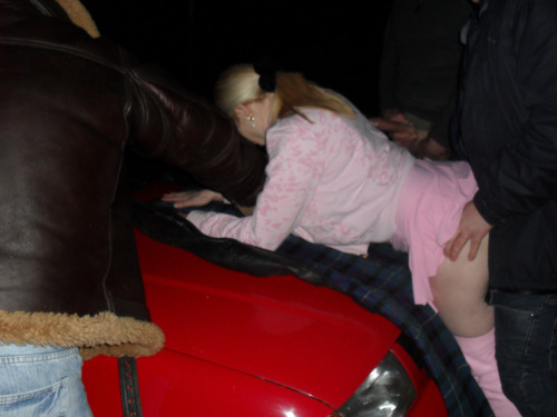 sexytimeinpublicplaces:  Nothing wrong with public sex  mijascouple@gmail.com