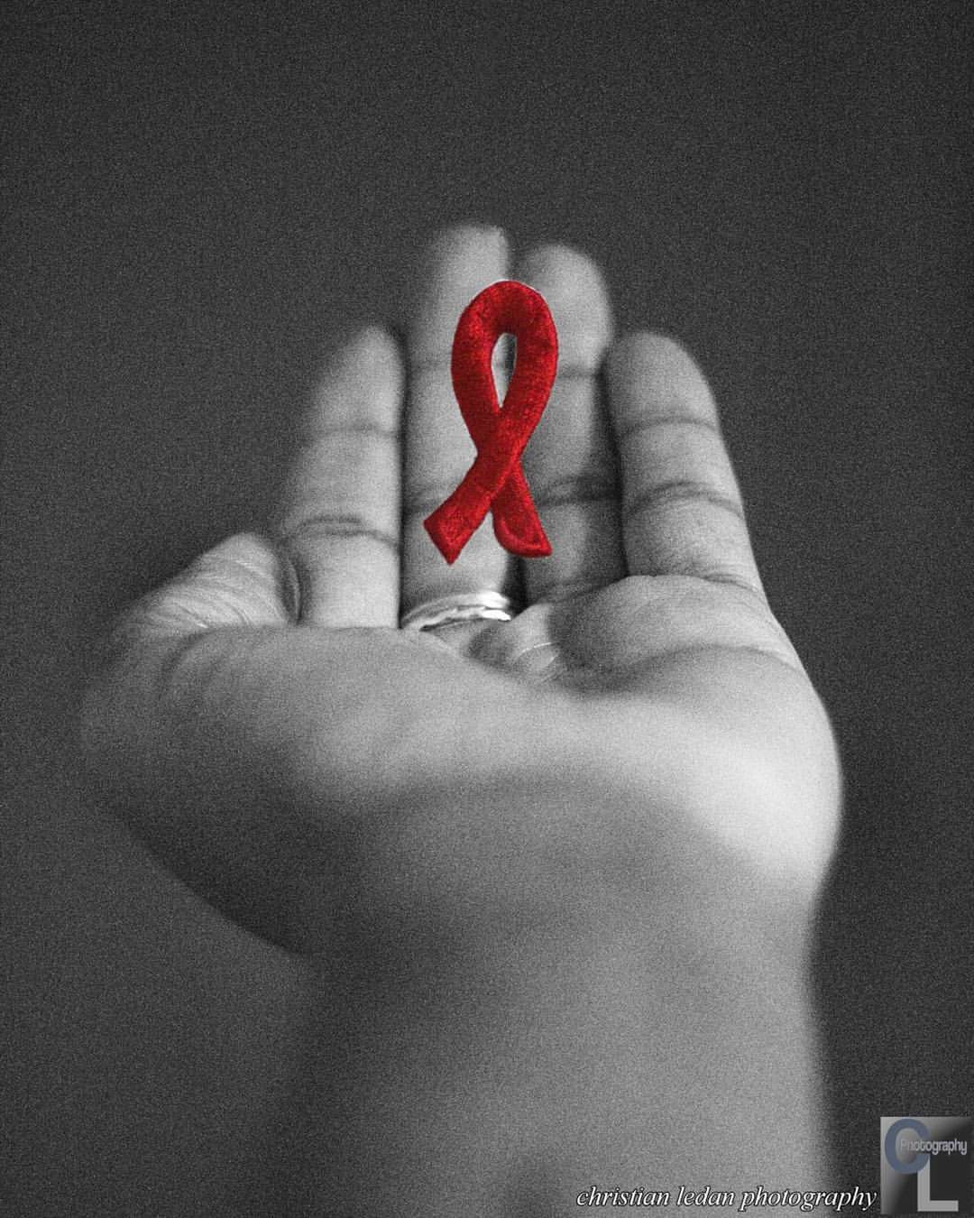 Bring it to zero! #worldAIDSday #photography #endaids #hivequal #hivsmart #knowyourstatus #endstigma #noh8 #foto_blackwhite #foto_blackred #bnw_society #bnw_planet #bnw_life #bnw_life_shots #blackphotographersunite #fotografia #hiv #aids #redribbon...