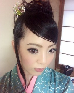 shooting:) #週刊大衆 #kimono by official_hitomitanaka