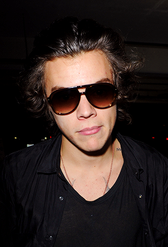 mr-styles:  Harry Styles out for Sushi in LA - Feb 21st 