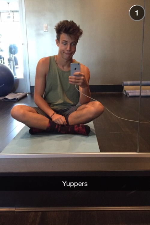 celebritysocks:  So wanna smell those socks
