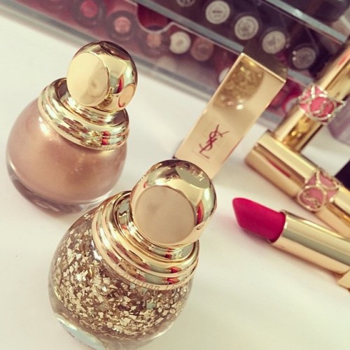 chanel-and-louboutins:★