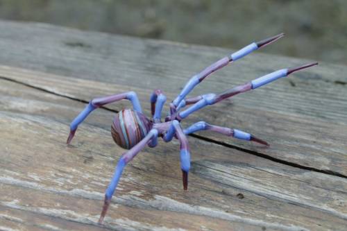 ex0skeletal-undead:ex0skeletal-undead:Glass spider sculptures by miniatureglass on EtsyIt costs zero