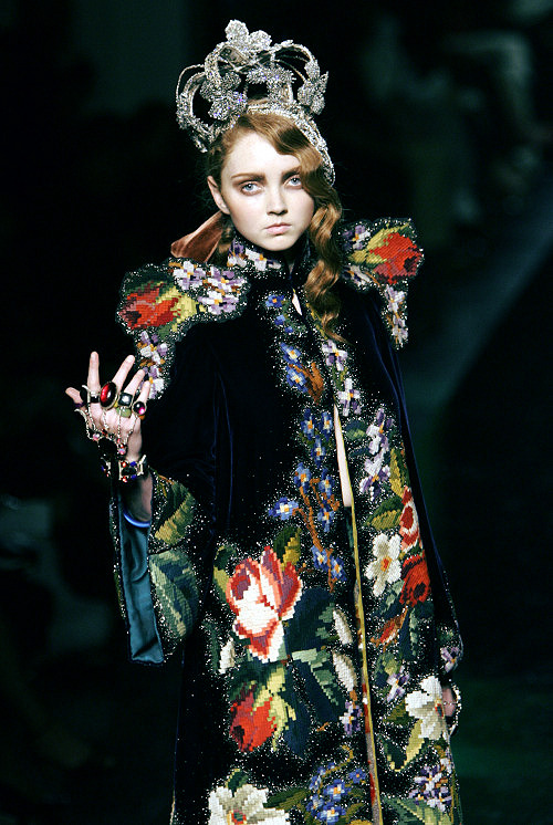 dancinginmyawkwardarms:  Lily Cole, Jean Paul Gaultier HC FW 2007
