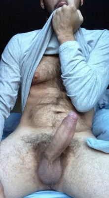 mydaddyishairy:   My Daddy is Hairy - over 76,000 followers: Archive  