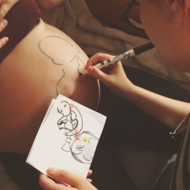 Pancione disegnato in arrivo ☺️☺️☺️ - Follow me on Instagram and Twitter