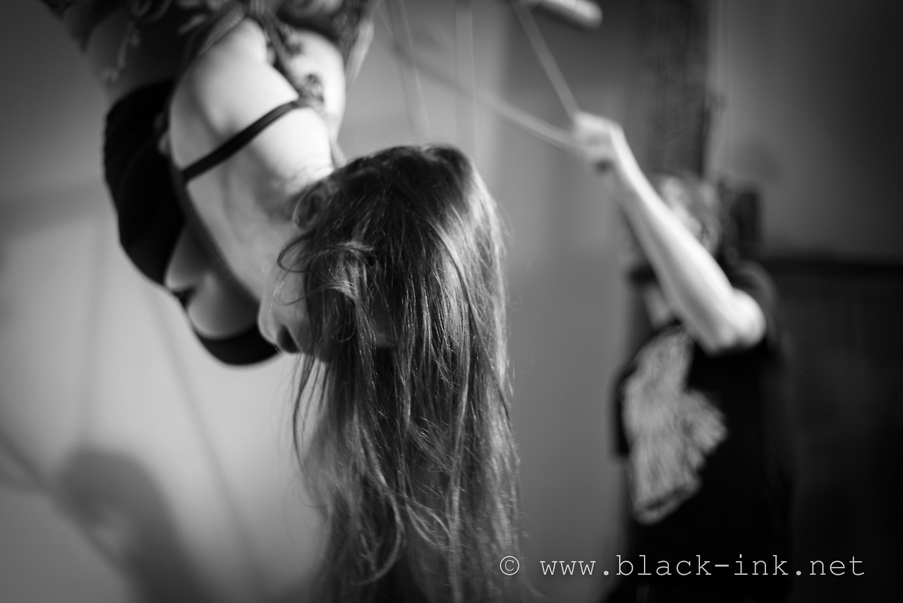 shibartiste:Performing at @placedescordes with Alma. Photos by black-ink.net November