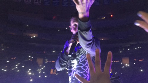 unlittop:He kept on getting closer and closer(these are my pics plz give creds if you take them)