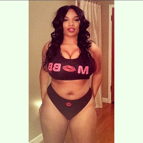 the10slagcommandments:  bruh-in-law:Aarielle Andrews  Aaliyah Andrews These Slags Are nice, light skinned & Refreshing :)