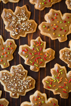 sweetoothgirl:  Glazed Maple Shortbread Cookies