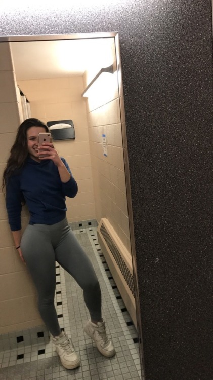 benautifulhaggerty:too much work to do  i did some back and biceps today i really enjoy deadlifting 