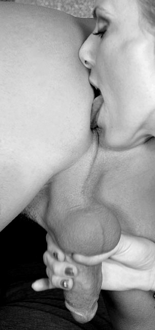 purepleasurexx:  xx 
