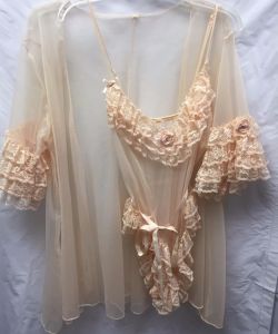 acuriousidea:Vintage Peach Teddy