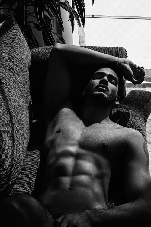   EXCLUSIVE   EL SOFÁ   with   ANTONIO SIERRA   PHOTOGRAPHY BY   RAFA CASARES   FOR SUMMER DIARY   