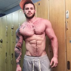 matthewcamp:  #comeplay #inkedgays #armpits #smellslikesex #eightpointfive #meathead #eggplant #hopon #playtime #gymrat #gym #muscles 