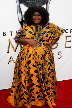 soph-okonedo:  Gabourey Sidibe attends the 48th NAACP Image Awards at Pasadena Civic Auditorium on February 11, 2017 in Pasadena, California    She looks STUNNING. Those colors look amazing on her complexion.